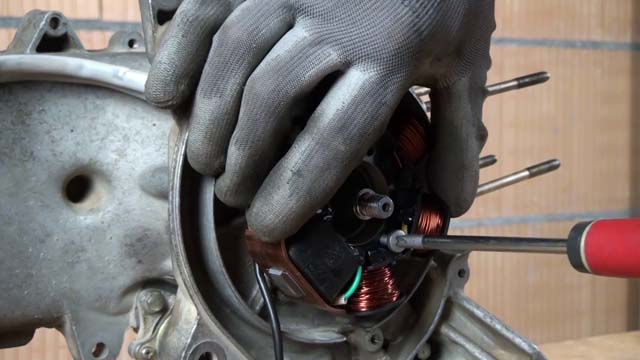 Remontage du stator d'allumage