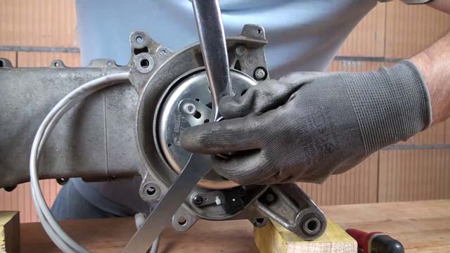 Remontage du rotor d'allumage et du démarreur électrique