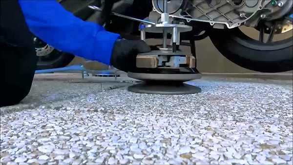 Changer le ressort de poussée