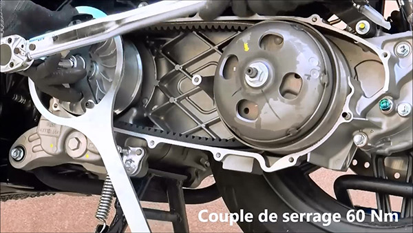 Serrer l'écrou du variateur au couple préconisé par le constructeur