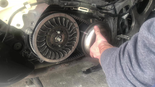 Mounting the variator