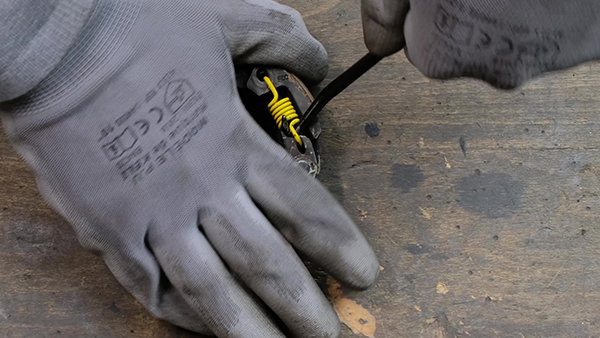 How to remove the clutch springs